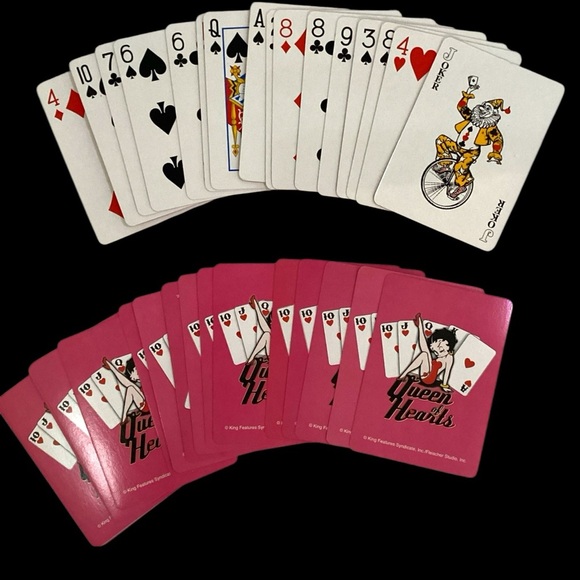 Vintage Betty Boop Queen Of Hearts Playing Cards Universal Studios - Picture 1 of 4
